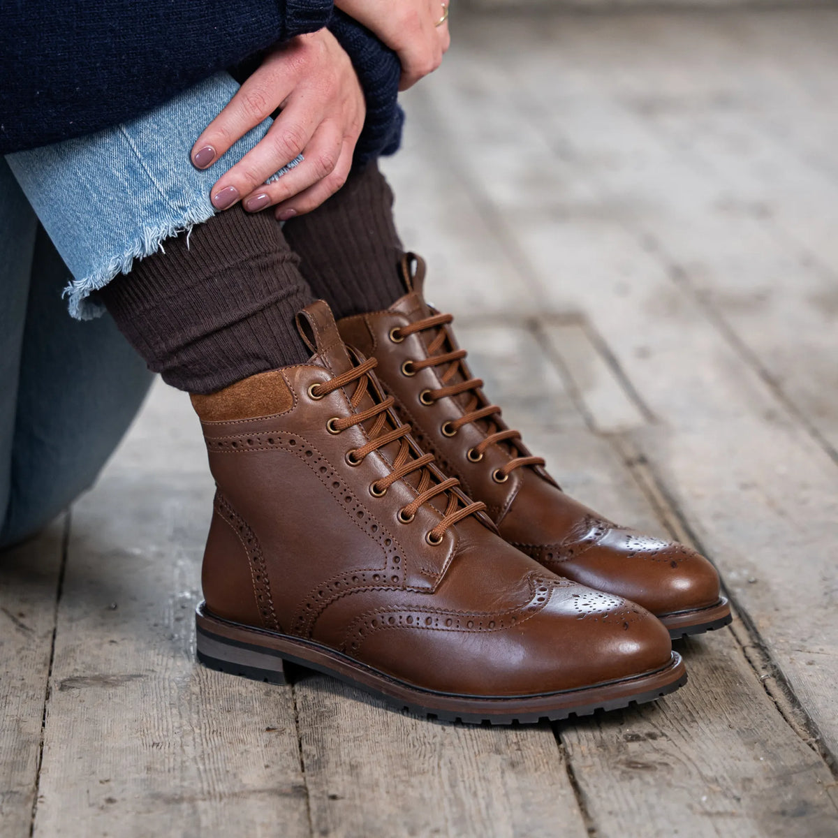 CHIPPING / CONKER DISTRESSED-Women’s Boots | LANX Proper Men's Shoes