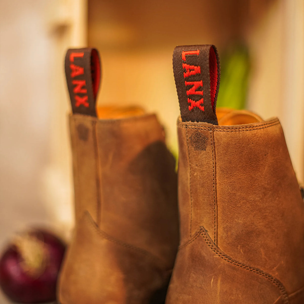 WHALLEY / ACACIA DISTRESSED-Women’s Boots
